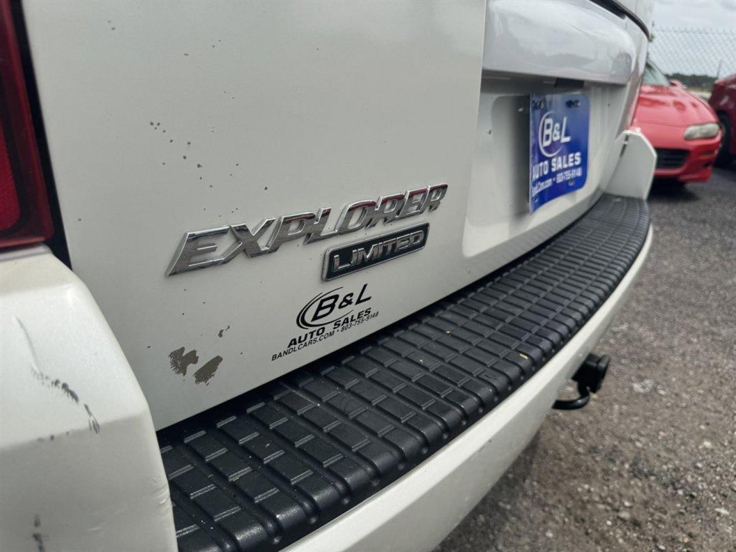 2004 White /Tan Ford Explorer (1FMDU65W54Z) with an 4.6l V8 EFI Sohc 4.6l engine, Automatic transmission, located at 745 East Steele Rd., West Columbia, SC, 29170, (803) 755-9148, 33.927212, -81.148483 - Special Internet Price! 2004 Ford Explorer with AM/FM radio, Cruise control, Sunroof, Leather interior, Keyless entry, 3rd row seating, Rear entertainment, Powered windows, Powered door locks, Plus more! - Photo#28