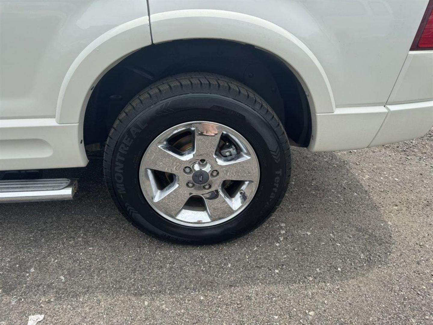 2004 White /Tan Ford Explorer (1FMDU65W54Z) with an 4.6l V8 EFI Sohc 4.6l engine, Automatic transmission, located at 745 East Steele Rd., West Columbia, SC, 29170, (803) 755-9148, 33.927212, -81.148483 - Special Internet Price! 2004 Ford Explorer with AM/FM radio, Cruise control, Sunroof, Leather interior, Keyless entry, 3rd row seating, Rear entertainment, Powered windows, Powered door locks, Plus more! - Photo#31