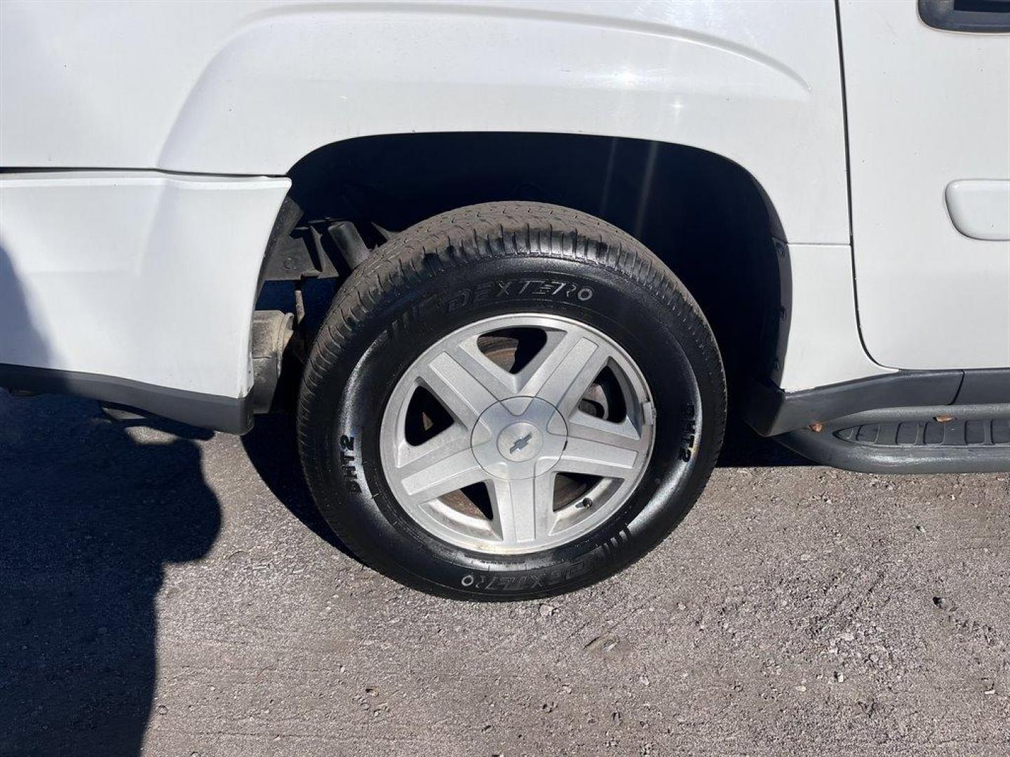 2003 White /Grey Chevrolet Trailblazer (1GNES16S036) with an 4.2l I-6 MPI Dohc 4.2l engine, Automatic transmission, located at 745 East Steele Rd., West Columbia, SC, 29170, (803) 755-9148, 33.927212, -81.148483 - Special Internet Price! 2003 Chevrolet Trailblazer with AM/FM stereo, Cruise control, Keyless entry, Air conditioning, Cloth interior, Powered windows, Powered door locks, Plus more! - Photo#28