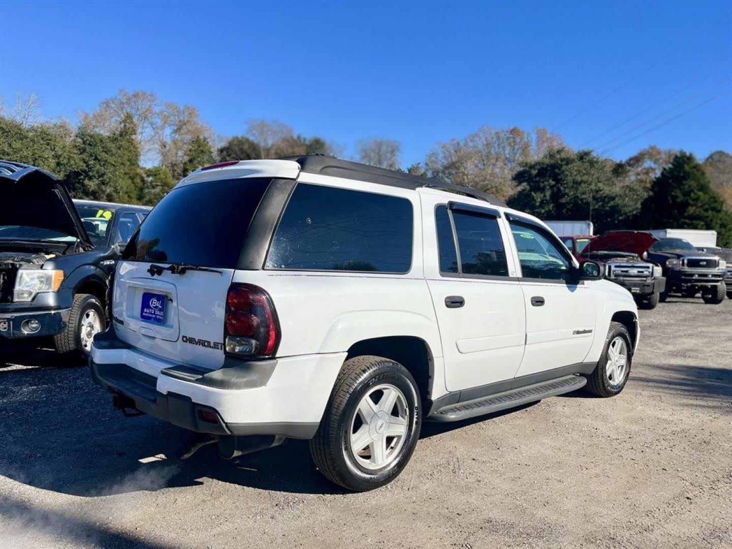 2003 White /Grey Chevrolet Trailblazer (1GNES16S036) with an 4.2l I-6 MPI Dohc 4.2l engine, Automatic transmission, located at 745 East Steele Rd., West Columbia, SC, 29170, (803) 755-9148, 33.927212, -81.148483 - Special Internet Price! 2003 Chevrolet Trailblazer with AM/FM stereo, Cruise control, Keyless entry, Air conditioning, Cloth interior, Powered windows, Powered door locks, Plus more! - Photo#2