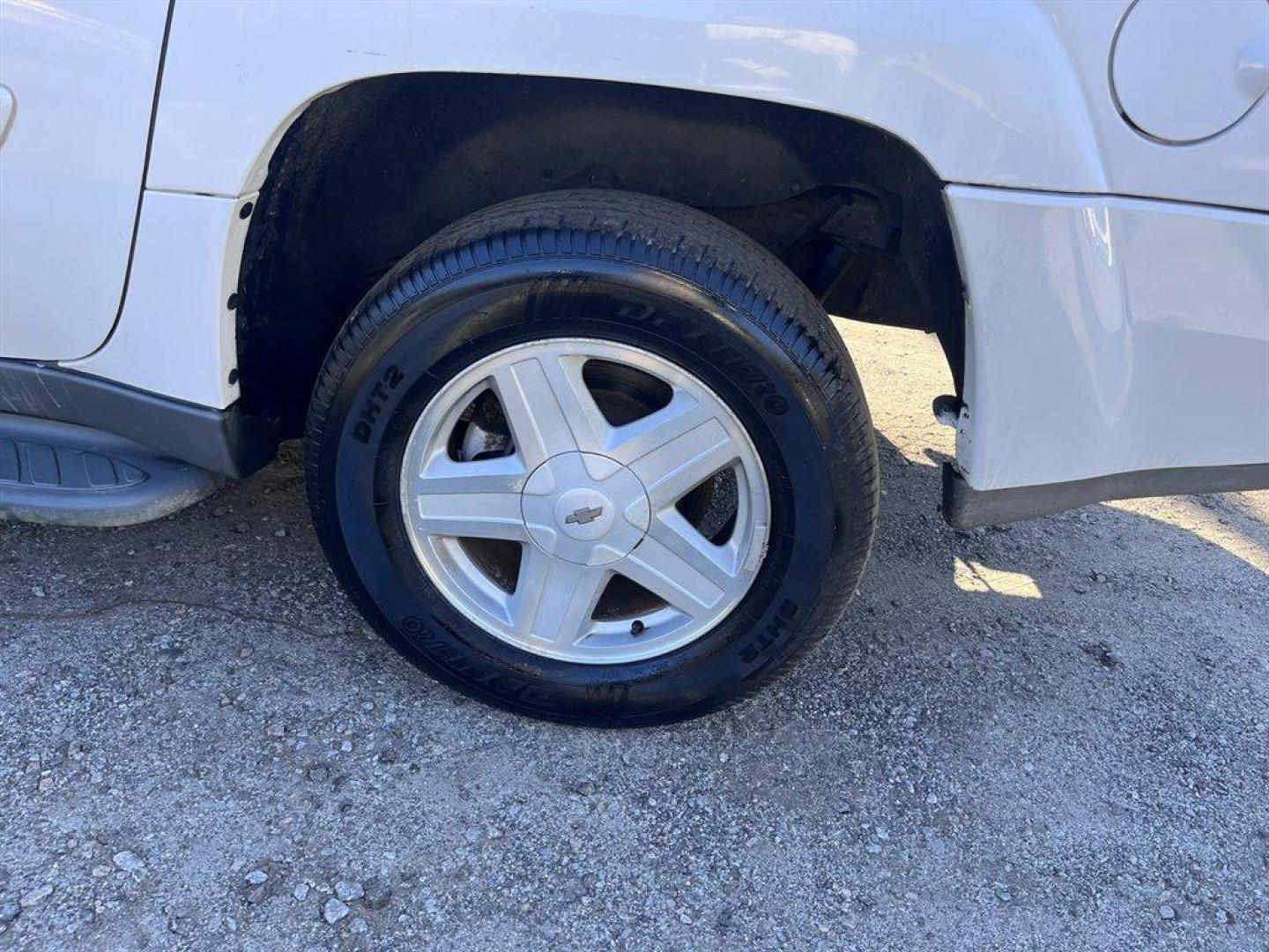 2003 White /Grey Chevrolet Trailblazer (1GNES16S036) with an 4.2l I-6 MPI Dohc 4.2l engine, Automatic transmission, located at 745 East Steele Rd., West Columbia, SC, 29170, (803) 755-9148, 33.927212, -81.148483 - Special Internet Price! 2003 Chevrolet Trailblazer with AM/FM stereo, Cruise control, Keyless entry, Air conditioning, Cloth interior, Powered windows, Powered door locks, Plus more! - Photo#29