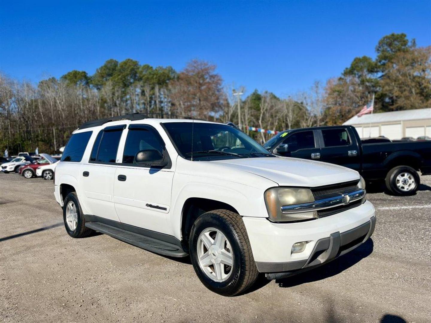 2003 White /Grey Chevrolet Trailblazer (1GNES16S036) with an 4.2l I-6 MPI Dohc 4.2l engine, Automatic transmission, located at 745 East Steele Rd., West Columbia, SC, 29170, (803) 755-9148, 33.927212, -81.148483 - Special Internet Price! 2003 Chevrolet Trailblazer with AM/FM stereo, Cruise control, Keyless entry, Air conditioning, Cloth interior, Powered windows, Powered door locks, Plus more! - Photo#3