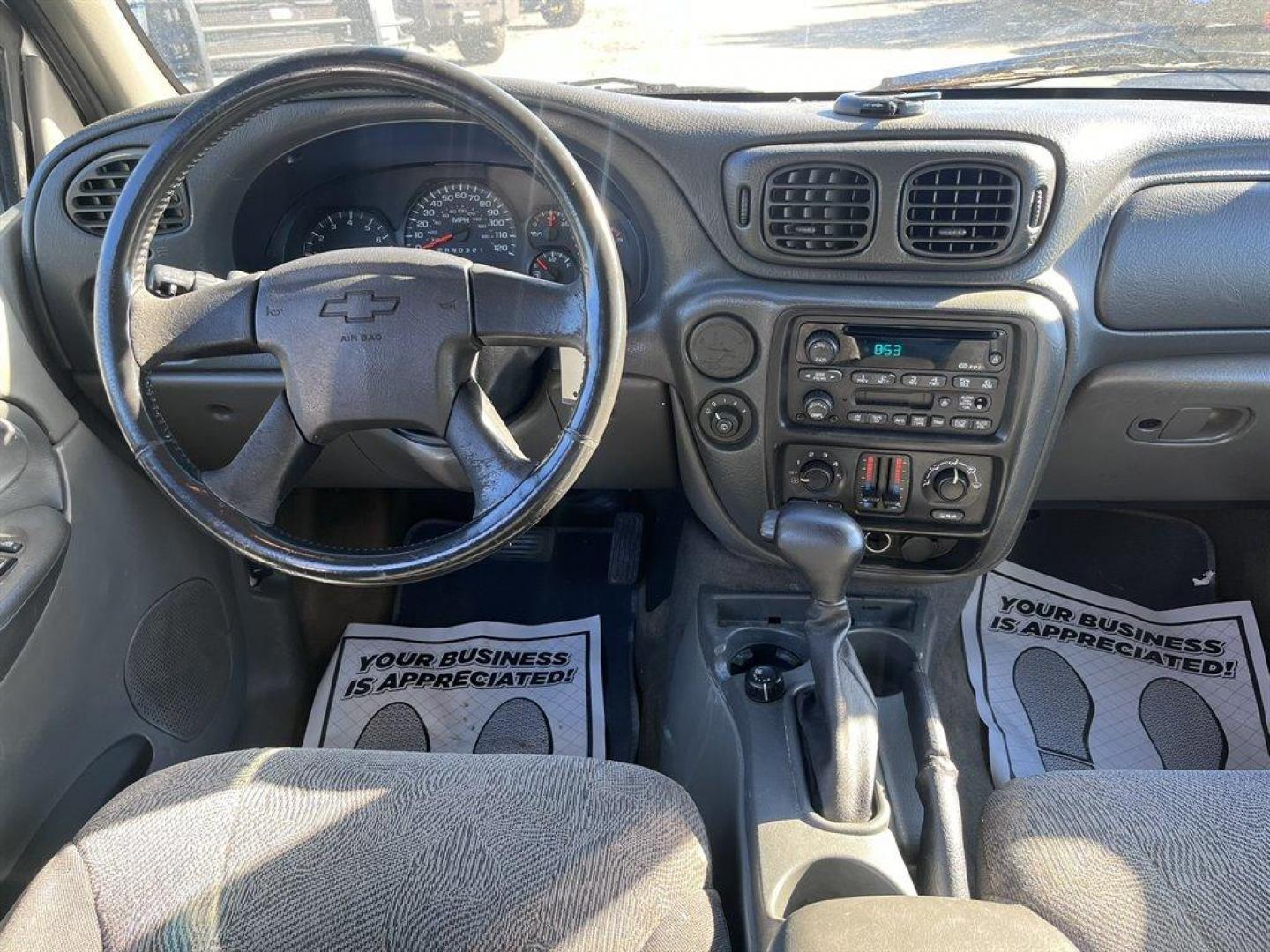 2003 White /Grey Chevrolet Trailblazer (1GNES16S036) with an 4.2l I-6 MPI Dohc 4.2l engine, Automatic transmission, located at 745 East Steele Rd., West Columbia, SC, 29170, (803) 755-9148, 33.927212, -81.148483 - Special Internet Price! 2003 Chevrolet Trailblazer with AM/FM stereo, Cruise control, Keyless entry, Air conditioning, Cloth interior, Powered windows, Powered door locks, Plus more! - Photo#4