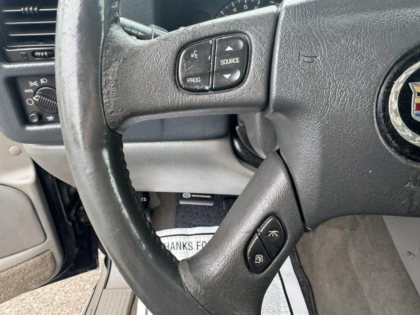 2004 Black /Grey Cadillac Escalade (1GYEC63T04R) with an 5.3l V8 SFI OHV 5.3l engine, Automatic transmission, located at 745 East Steele Rd., West Columbia, SC, 29170, (803) 755-9148, 33.927212, -81.148483 - Photo#8