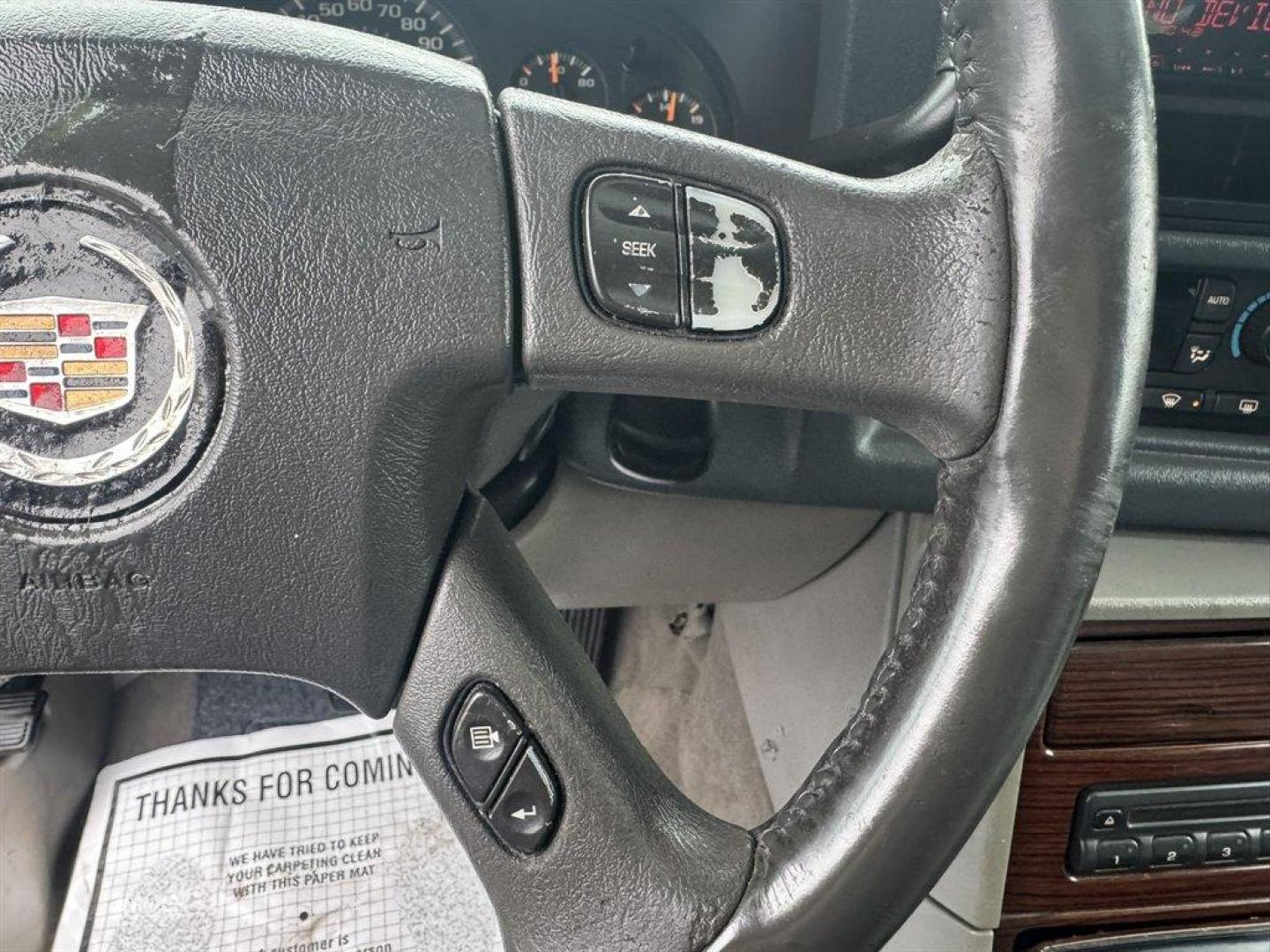 2004 Black /Grey Cadillac Escalade (1GYEC63T04R) with an 5.3l V8 SFI OHV 5.3l engine, Automatic transmission, located at 745 East Steele Rd., West Columbia, SC, 29170, (803) 755-9148, 33.927212, -81.148483 - Photo#9