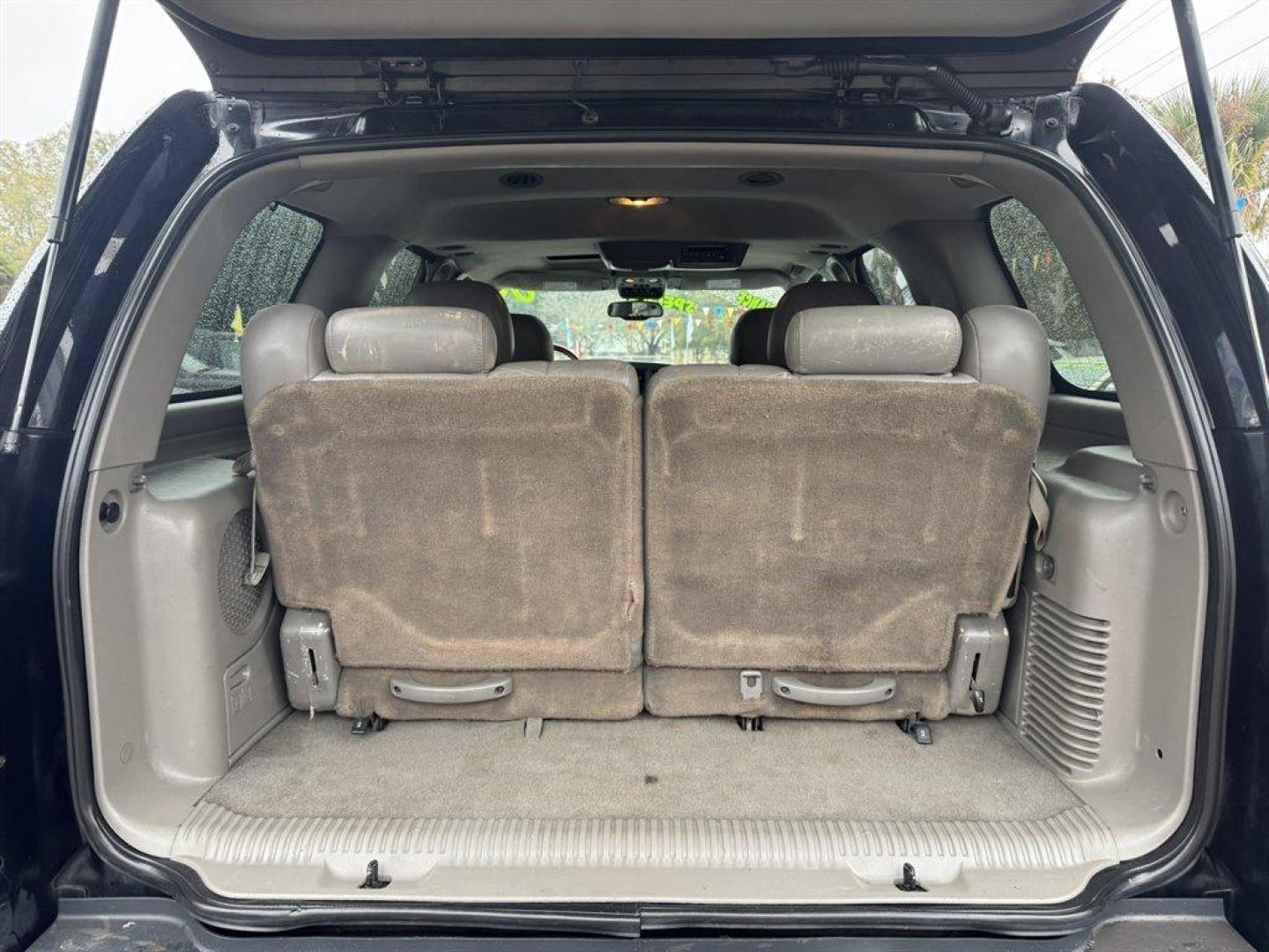 2004 Black /Grey Cadillac Escalade (1GYEC63T04R) with an 5.3l V8 SFI OHV 5.3l engine, Automatic transmission, located at 745 East Steele Rd., West Columbia, SC, 29170, (803) 755-9148, 33.927212, -81.148483 - Photo#30