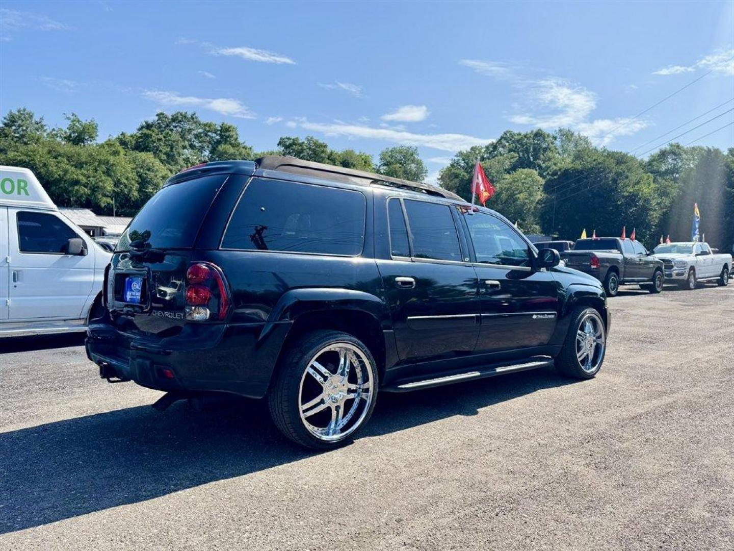 2003 Black /Grey Chevrolet Trailblazer (1GNET16SX36) with an 4.2l I-6 MPI Dohc 4.2l engine, Automatic transmission, located at 745 East Steele Rd., West Columbia, SC, 29170, (803) 755-9148, 33.927212, -81.148483 - Special Internet Price! 2003 Chevrolet Trailblazer with AM/FM radio, Cloth interior, 3rd row seating, Powered driver seat, Powered windows, Powered door locks, Plus more! - Photo#3