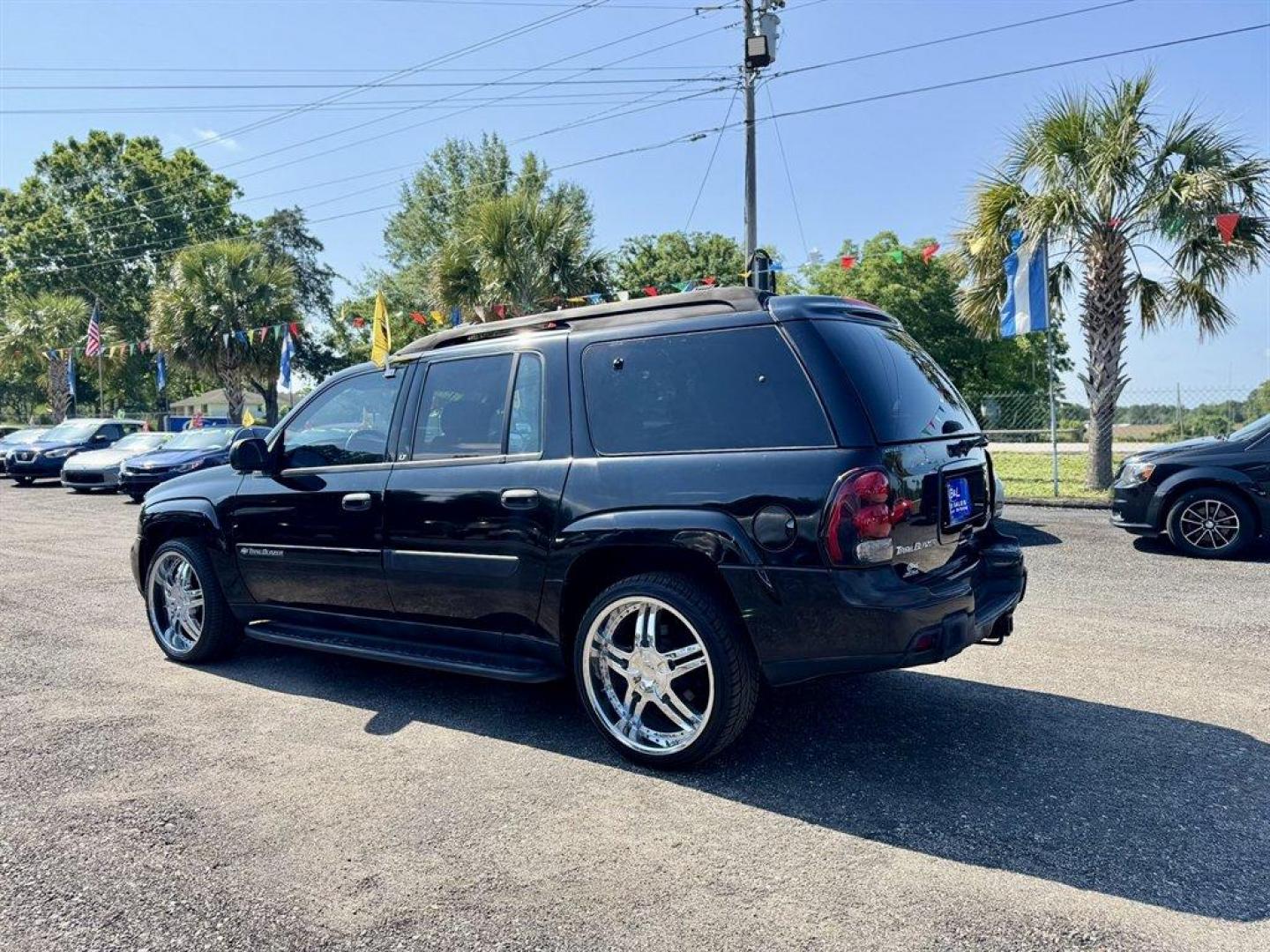 2003 Black /Grey Chevrolet Trailblazer (1GNET16SX36) with an 4.2l I-6 MPI Dohc 4.2l engine, Automatic transmission, located at 745 East Steele Rd., West Columbia, SC, 29170, (803) 755-9148, 33.927212, -81.148483 - Special Internet Price! 2003 Chevrolet Trailblazer with AM/FM radio, Cloth interior, 3rd row seating, Powered driver seat, Powered windows, Powered door locks, Plus more! - Photo#5