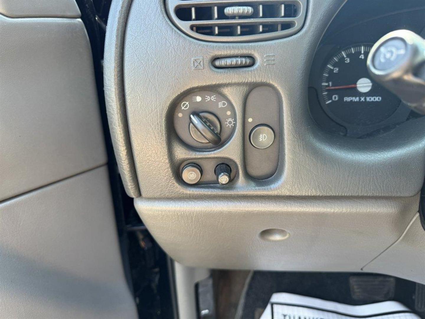 2003 Black /Grey Chevrolet Trailblazer (1GNET16SX36) with an 4.2l I-6 MPI Dohc 4.2l engine, Automatic transmission, located at 745 East Steele Rd., West Columbia, SC, 29170, (803) 755-9148, 33.927212, -81.148483 - Special Internet Price! 2003 Chevrolet Trailblazer with AM/FM radio, Cloth interior, 3rd row seating, Powered driver seat, Powered windows, Powered door locks, Plus more! - Photo#17