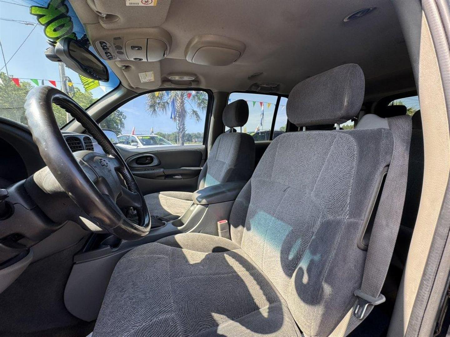 2003 Black /Grey Chevrolet Trailblazer (1GNET16SX36) with an 4.2l I-6 MPI Dohc 4.2l engine, Automatic transmission, located at 745 East Steele Rd., West Columbia, SC, 29170, (803) 755-9148, 33.927212, -81.148483 - Special Internet Price! 2003 Chevrolet Trailblazer with AM/FM radio, Cloth interior, 3rd row seating, Powered driver seat, Powered windows, Powered door locks, Plus more! - Photo#20