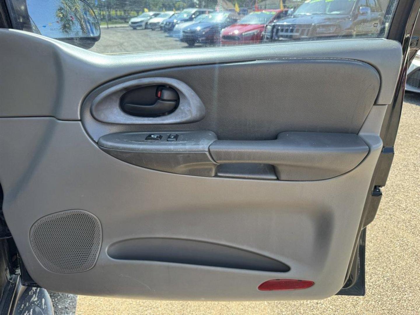 2003 Black /Grey Chevrolet Trailblazer (1GNET16SX36) with an 4.2l I-6 MPI Dohc 4.2l engine, Automatic transmission, located at 745 East Steele Rd., West Columbia, SC, 29170, (803) 755-9148, 33.927212, -81.148483 - Special Internet Price! 2003 Chevrolet Trailblazer with AM/FM radio, Cloth interior, 3rd row seating, Powered driver seat, Powered windows, Powered door locks, Plus more! - Photo#27