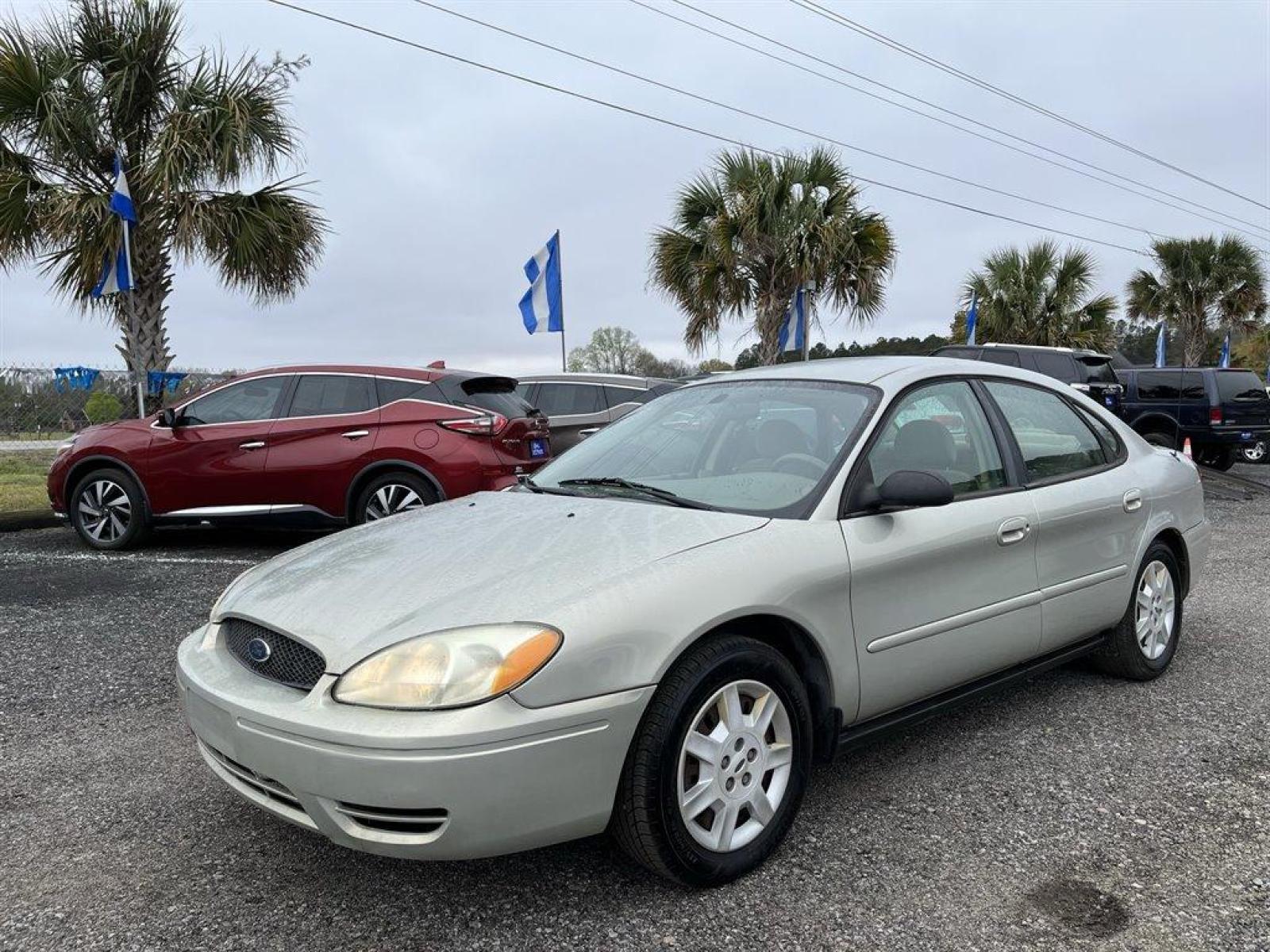 2007 Silver /Beige Ford Taurus (1FAFP53U37A) with an 3.0l V6 SFI 3.0l engine, Auto transmission, located at 745 East Steele Rd., West Columbia, SC, 29170, (803) 755-9148, 33.927212, -81.148483 - Special Internet Price! 2007 Ford Taurus with cloth seats that seat up to 6, powered windows, powered locks, cold a/c and hot heat, plus more! - Photo #0