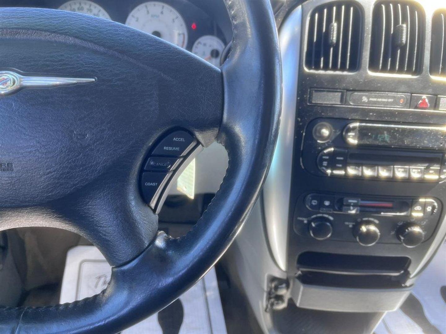 2005 Blue /Grey Chrysler Town and Country Touring (2C4GP54L55R) with an 3.8l V6 MPI 3.8l engine, Auto transmission, located at 745 East Steele Rd., West Columbia, SC, 29170, (803) 755-9148, 33.927212, -81.148483 - Special Internet Price! 2005 Chrysler Town and Country with AM/FM radio, Cruise control, Cloth interior, 3rd row seating, Rear powered sliding doors, Powered windows, Powered door locks, Plus more! - Photo#9