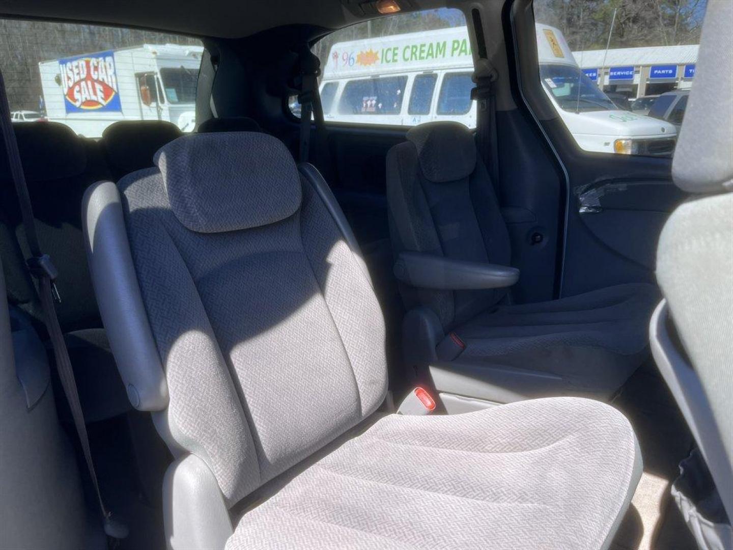 2005 Blue /Grey Chrysler Town and Country Touring (2C4GP54L55R) with an 3.8l V6 MPI 3.8l engine, Auto transmission, located at 745 East Steele Rd., West Columbia, SC, 29170, (803) 755-9148, 33.927212, -81.148483 - Special Internet Price! 2005 Chrysler Town and Country with AM/FM radio, Cruise control, Cloth interior, 3rd row seating, Rear powered sliding doors, Powered windows, Powered door locks, Plus more! - Photo#22