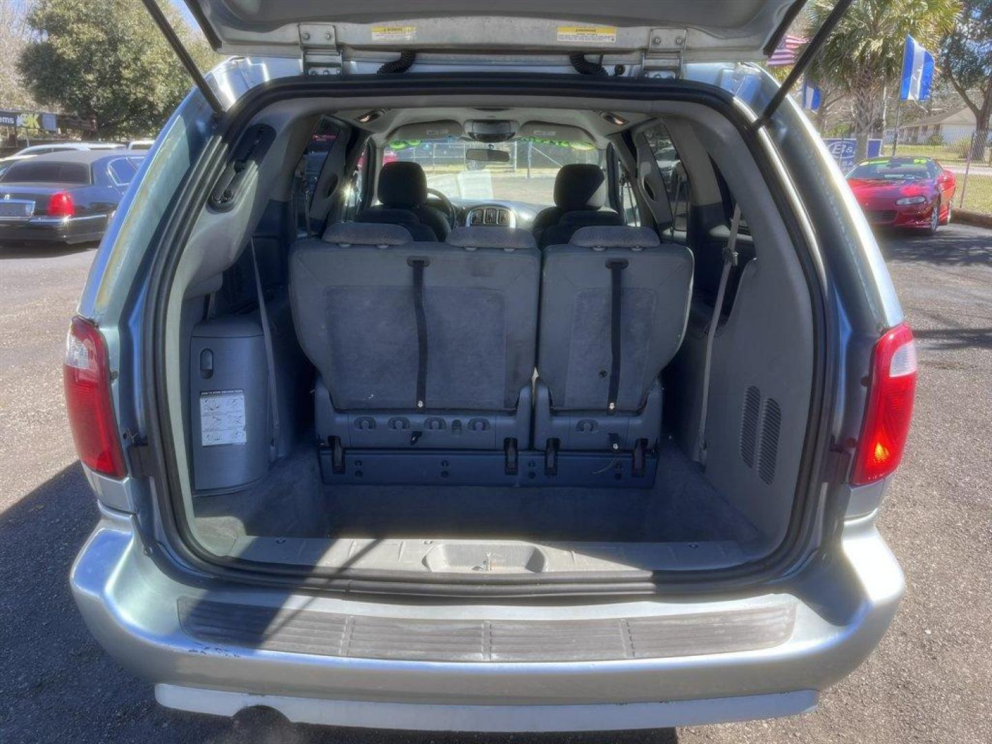 2005 Blue /Grey Chrysler Town and Country Touring (2C4GP54L55R) with an 3.8l V6 MPI 3.8l engine, Auto transmission, located at 745 East Steele Rd., West Columbia, SC, 29170, (803) 755-9148, 33.927212, -81.148483 - Special Internet Price! 2005 Chrysler Town and Country with AM/FM radio, Cruise control, Cloth interior, 3rd row seating, Rear powered sliding doors, Powered windows, Powered door locks, Plus more! - Photo#26