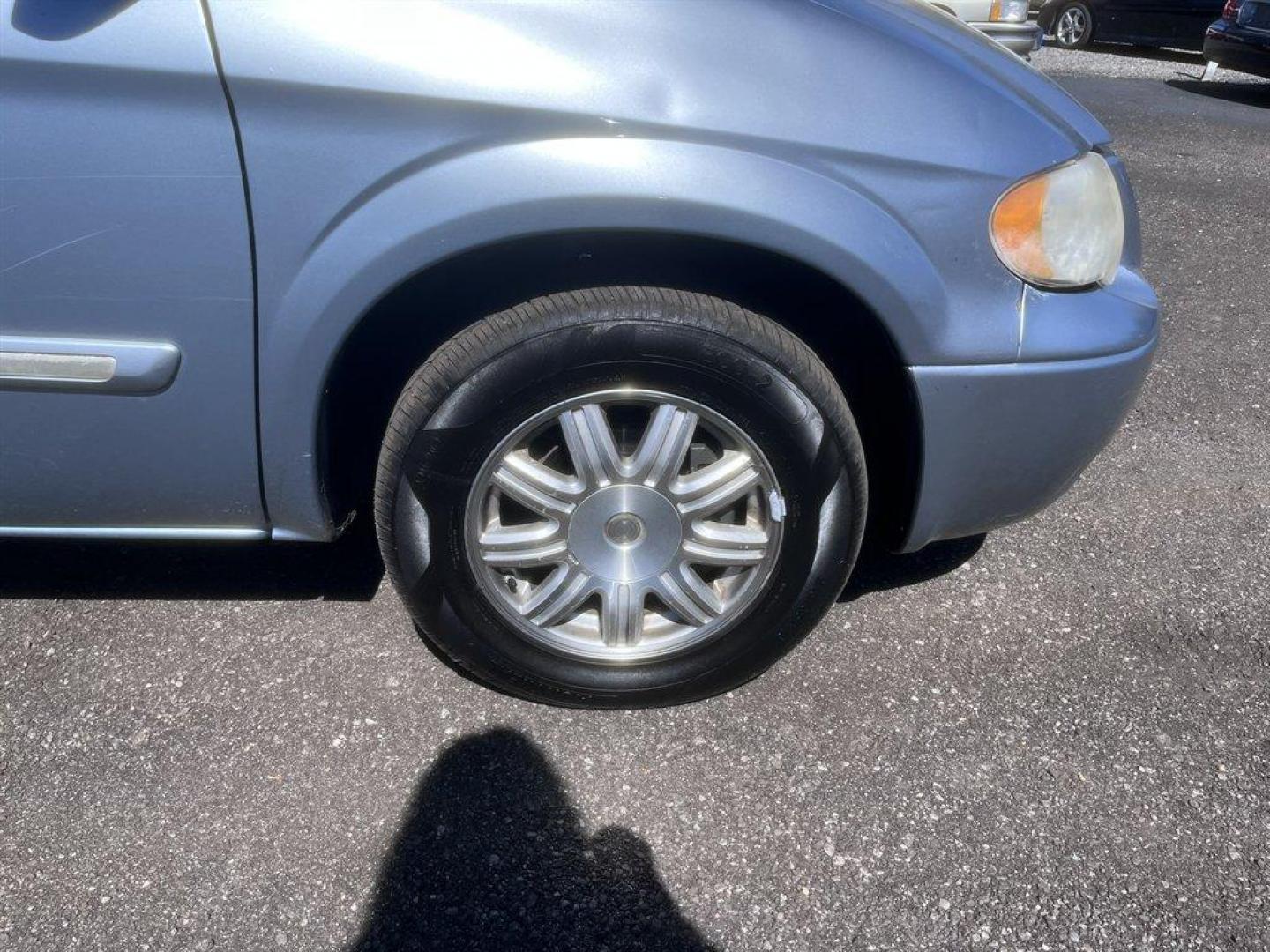 2005 Blue /Grey Chrysler Town and Country Touring (2C4GP54L55R) with an 3.8l V6 MPI 3.8l engine, Auto transmission, located at 745 East Steele Rd., West Columbia, SC, 29170, (803) 755-9148, 33.927212, -81.148483 - Special Internet Price! 2005 Chrysler Town and Country with AM/FM radio, Cruise control, Cloth interior, 3rd row seating, Rear powered sliding doors, Powered windows, Powered door locks, Plus more! - Photo#28