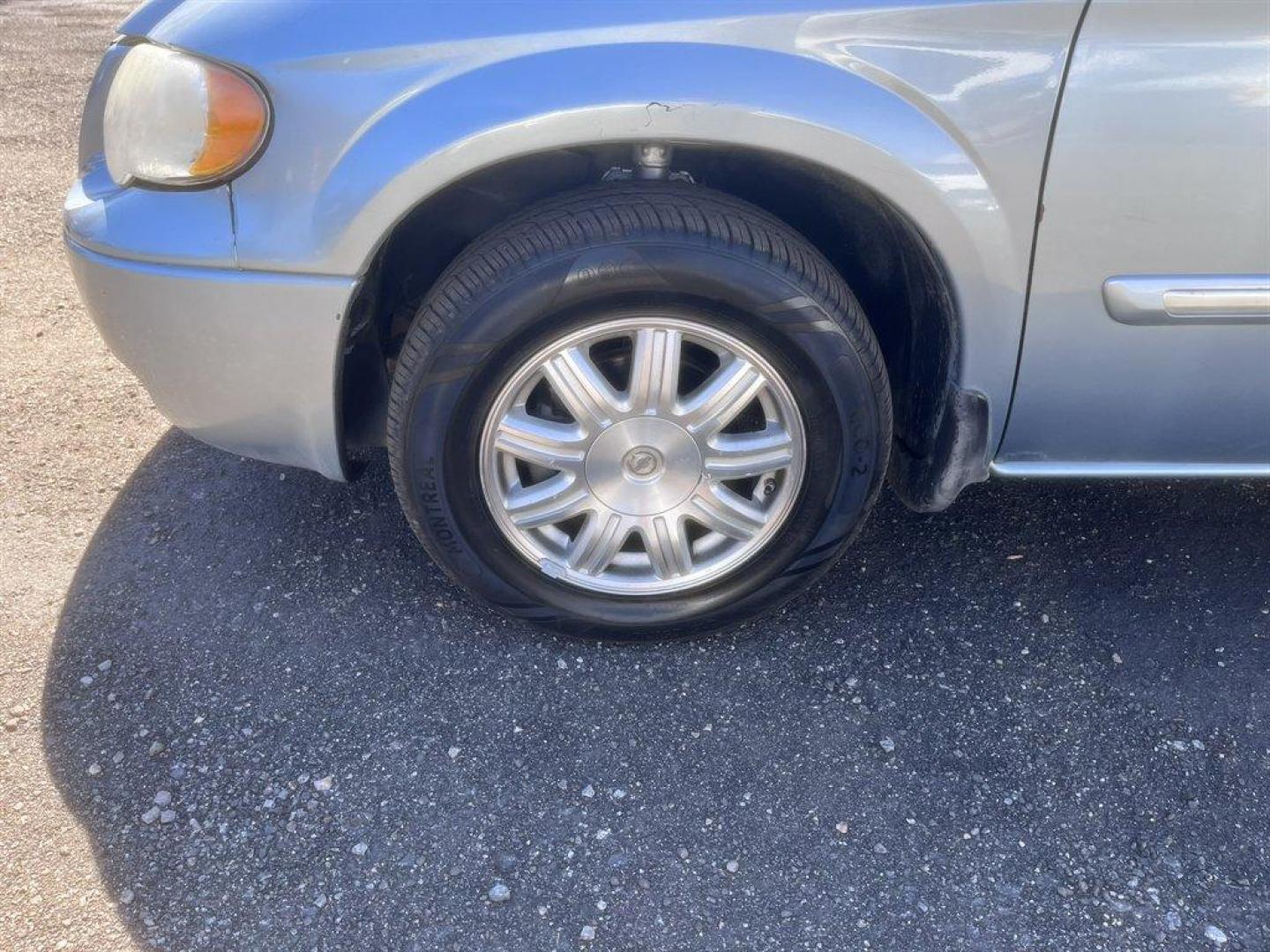 2005 Blue /Grey Chrysler Town and Country Touring (2C4GP54L55R) with an 3.8l V6 MPI 3.8l engine, Auto transmission, located at 745 East Steele Rd., West Columbia, SC, 29170, (803) 755-9148, 33.927212, -81.148483 - Special Internet Price! 2005 Chrysler Town and Country with AM/FM radio, Cruise control, Cloth interior, 3rd row seating, Rear powered sliding doors, Powered windows, Powered door locks, Plus more! - Photo#31