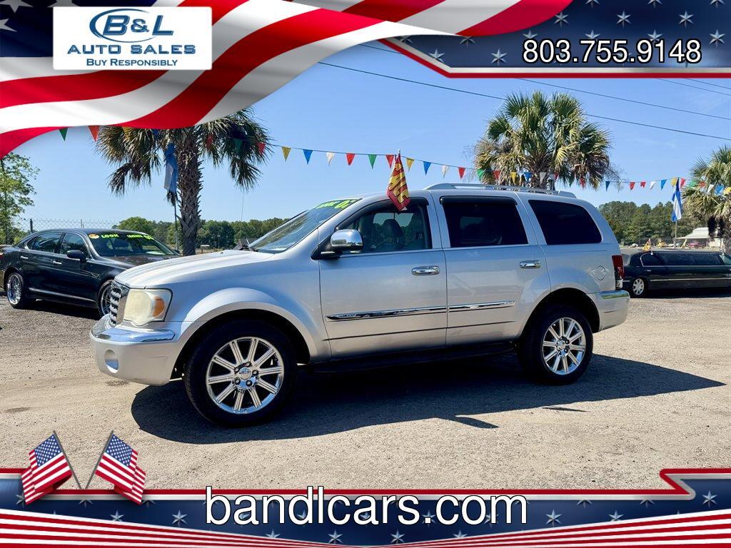 2007 Silver /Grey Chrysler Aspen LIMITED (1A8HX58237F) with an 5.7l V8 SFI Hemi 5.7l engine, Automatic transmission, located at 745 East Steele Rd., West Columbia, SC, 29170, (803) 755-9148, 33.927212, -81.148483 - Photo#0