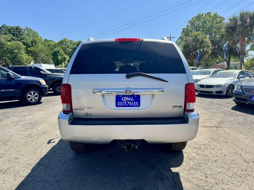 2007 Silver /Grey Chrysler Aspen LIMITED (1A8HX58237F) with an 5.7l V8 SFI Hemi 5.7l engine, Automatic transmission, located at 745 East Steele Rd., West Columbia, SC, 29170, (803) 755-9148, 33.927212, -81.148483 - Photo#4