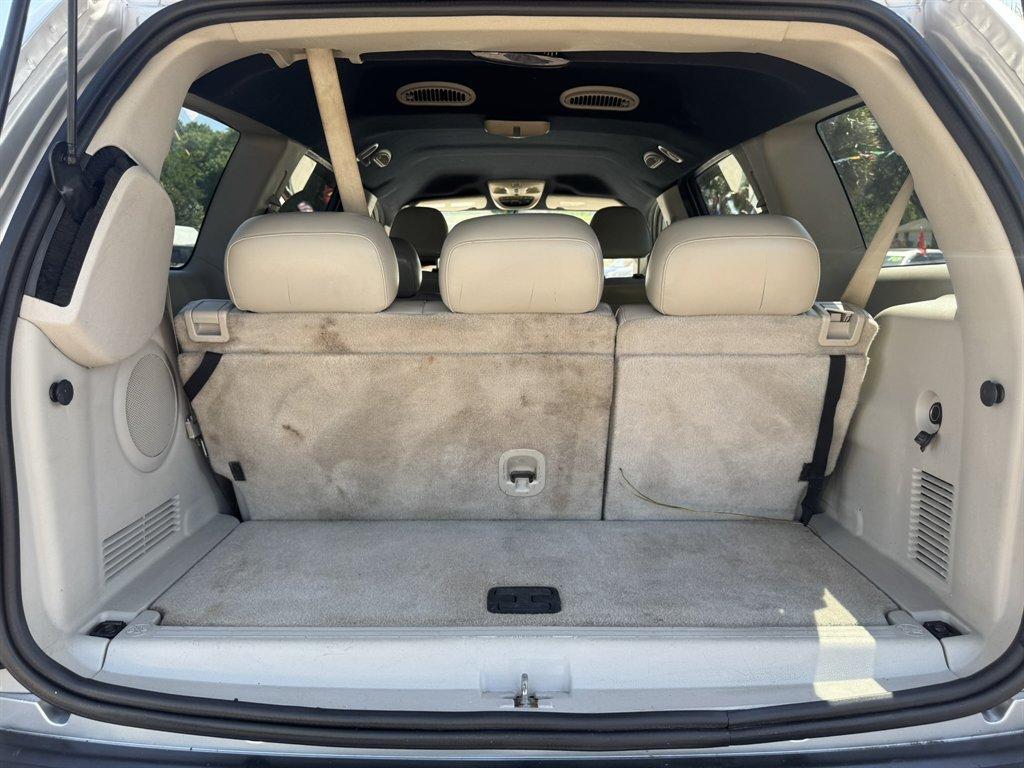 2007 Silver /Grey Chrysler Aspen LIMITED (1A8HX58237F) with an 5.7l V8 SFI Hemi 5.7l engine, Automatic transmission, located at 745 East Steele Rd., West Columbia, SC, 29170, (803) 755-9148, 33.927212, -81.148483 - Photo#27