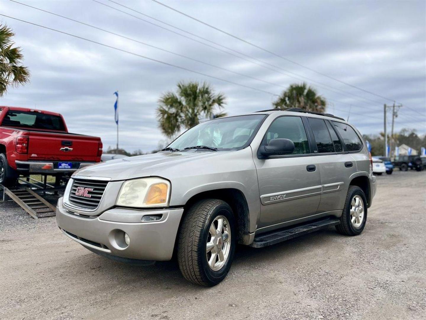 2002 Silver /Grey GMC Envoy (1GKDT13SX22) with an 4.2l I-6 MPI Dohc 4.2l engine, Automatic transmission, located at 745 East Steele Rd., West Columbia, SC, 29170, (803) 755-9148, 33.927212, -81.148483 - Special Internet Price! 2002 GMC Envoy SLE with AM/FM stereo, Cruise control, Keyless entry, Cloth interior, Powered windows, Powered door locks, Plus more! - Photo#0