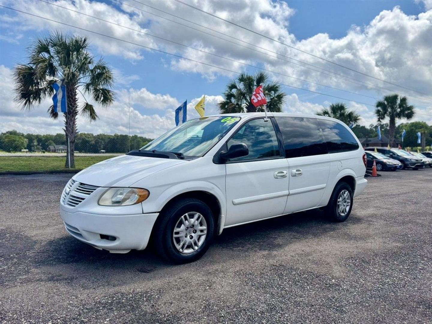 2005 White /Grey Dodge Grand Caravan (1D4GP24E45B) with an 3.3l V6 SFI Flex 3.3l engine, Automatic transmission, located at 745 East Steele Rd., West Columbia, SC, 29170, (803) 755-9148, 33.927212, -81.148483 - CASH CAR! AS IS! AS IS! AS IS! - Photo#0
